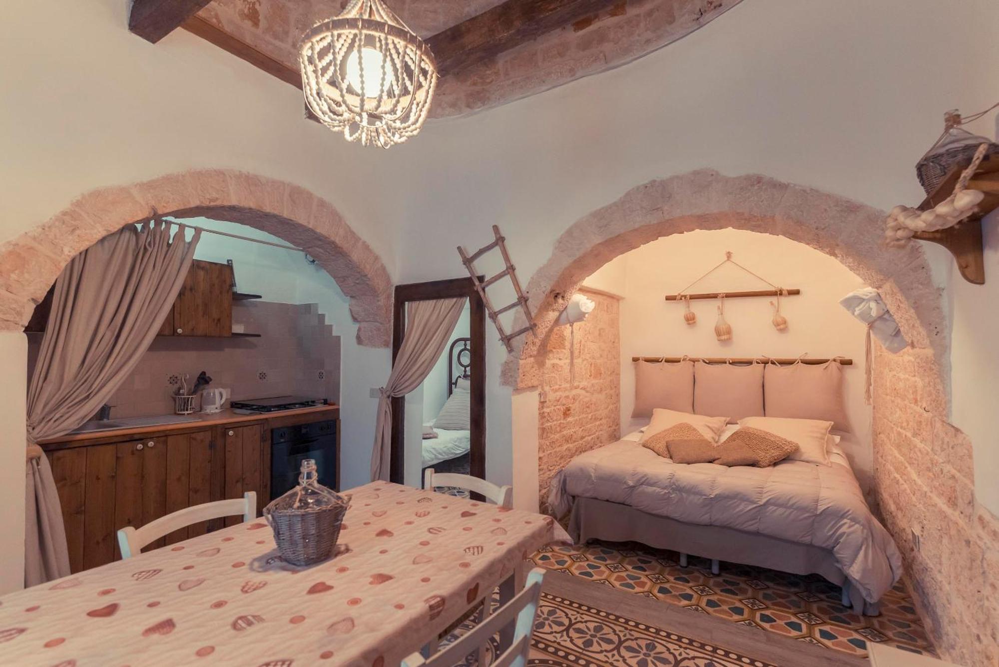 Bed and Breakfast Trulli Antichi Mestieri - Widespread Trulli In The Historic Center Альберобелло Экстерьер фото
