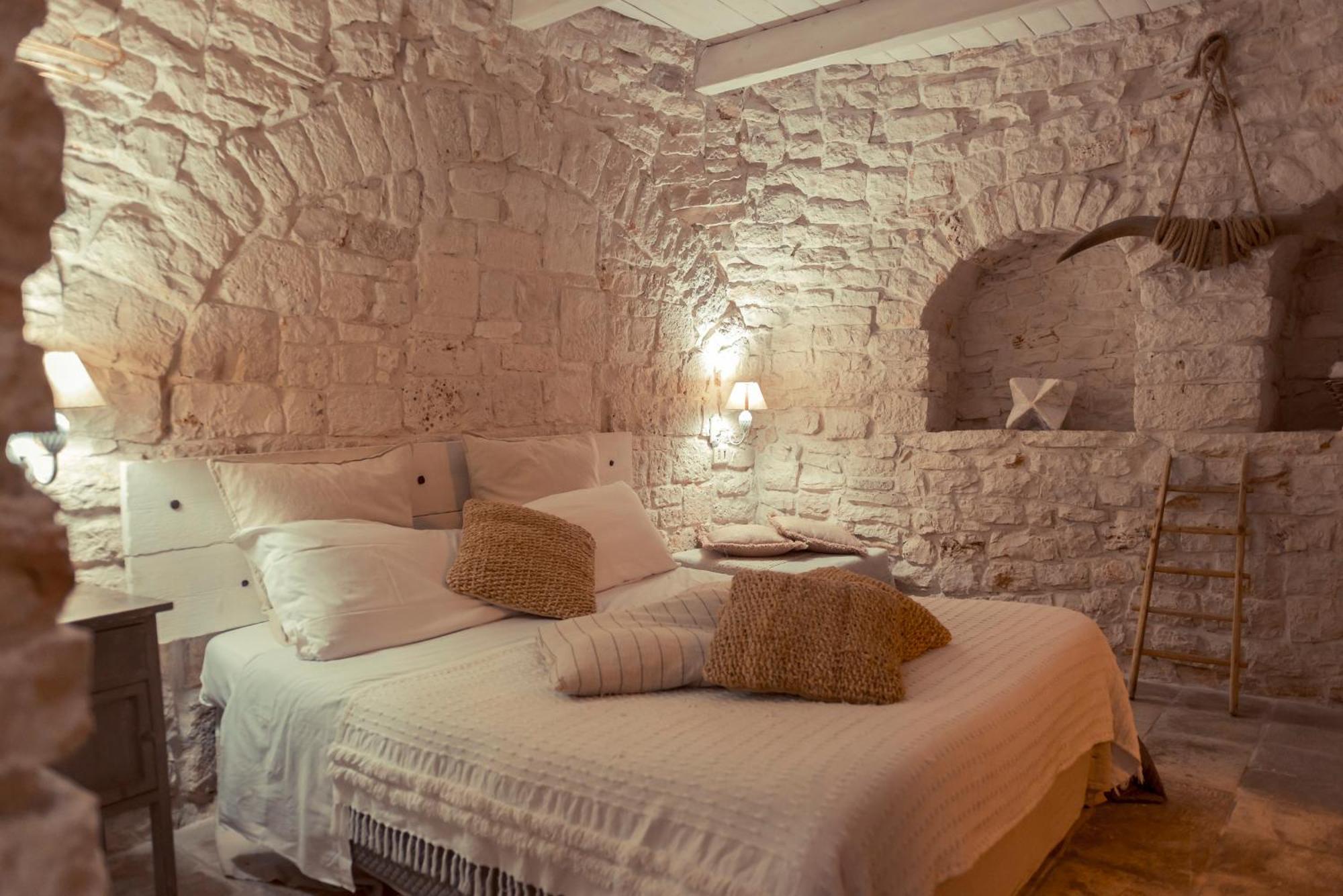 Bed and Breakfast Trulli Antichi Mestieri - Widespread Trulli In The Historic Center Альберобелло Экстерьер фото