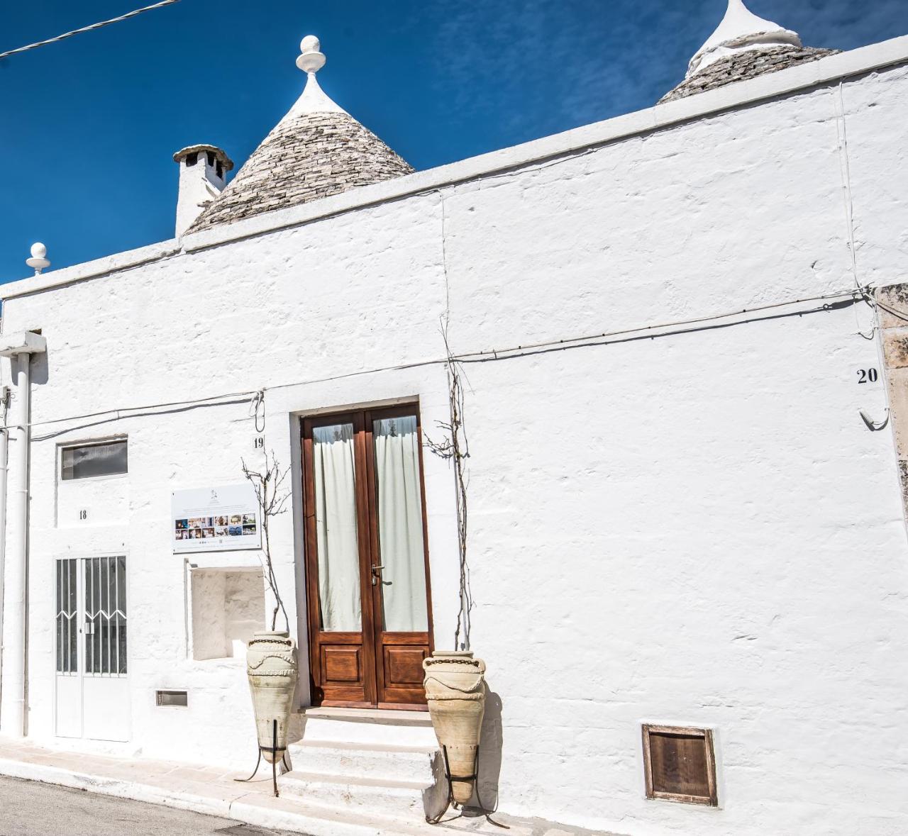 Trulli Antichi Mestieri - Widespread Trulli In The Historic Center Альберобелло Экстерьер фото