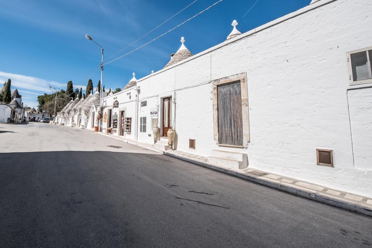 Trulli Antichi Mestieri - Widespread Trulli In The Historic Center Альберобелло Экстерьер фото